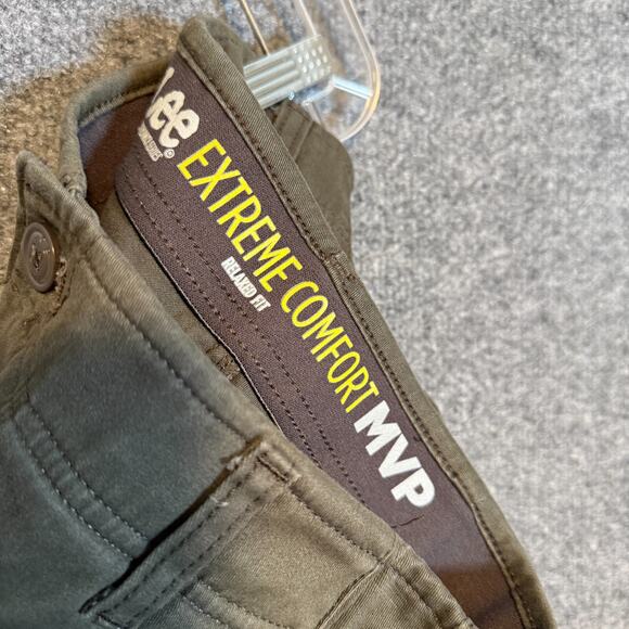 Lee Pants Mens 30x29 Green Extreme Comfort MVP Relaxed Fit Chinos Stretch - Picture 11 of 12